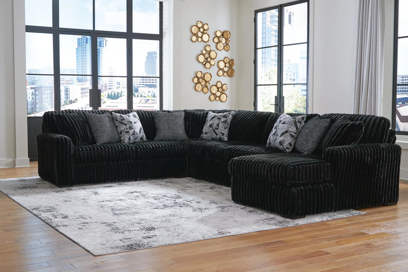 Monroe Sectional with Chaise