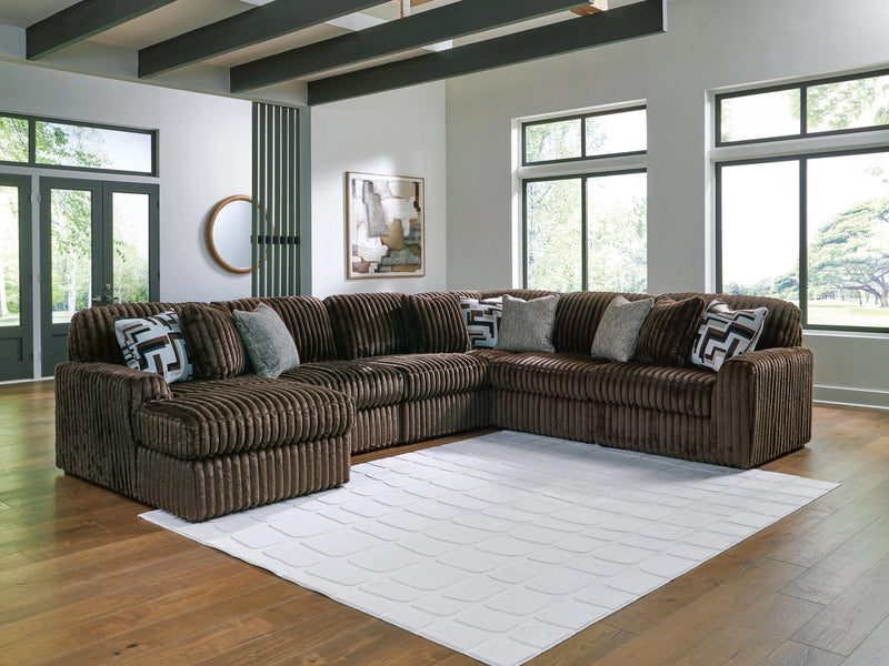 Monroe Sectional with Chaise