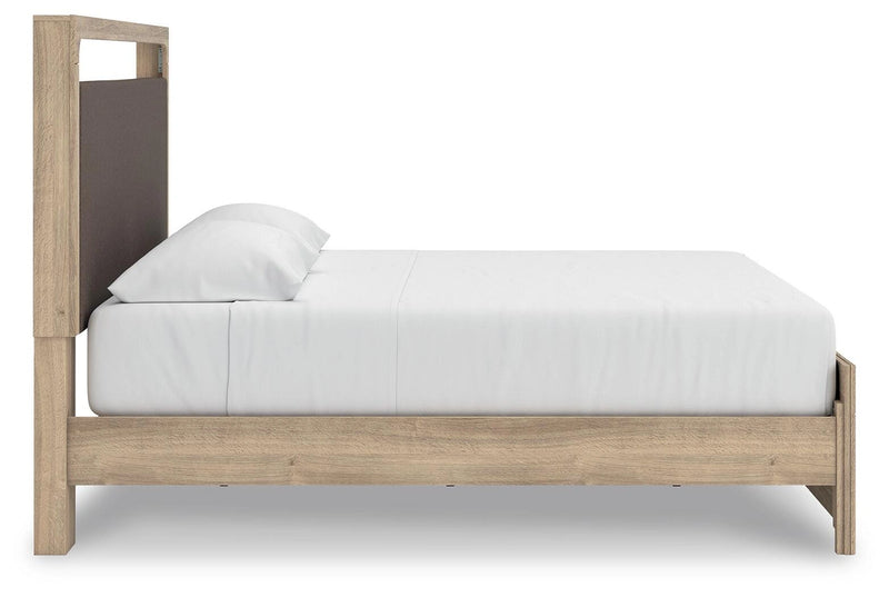 Kinlanni Upholstered Bed