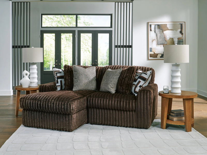 Monroe Sectional with Chaise