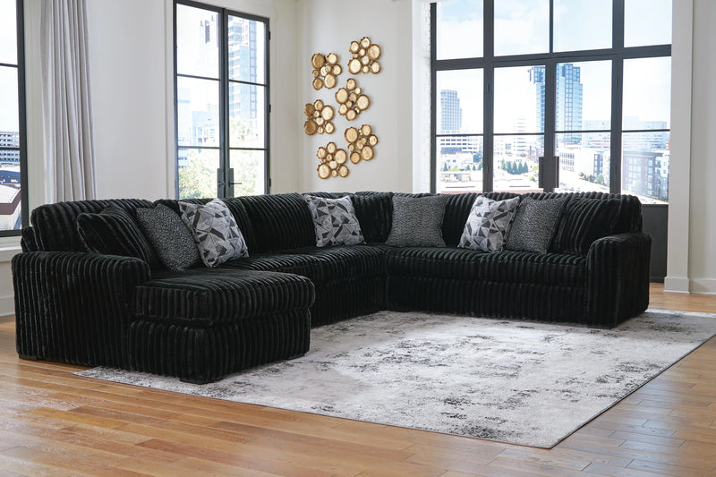Monroe Sectional with Chaise