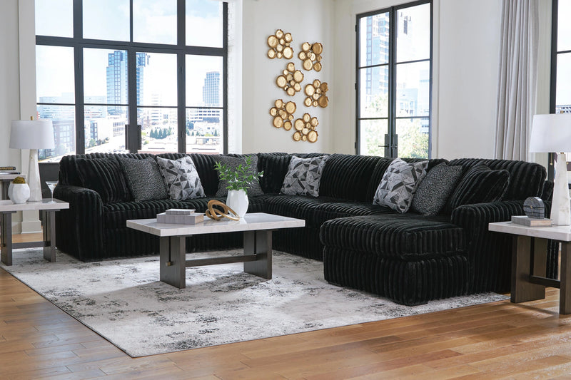 Monroe Sectional with Chaise