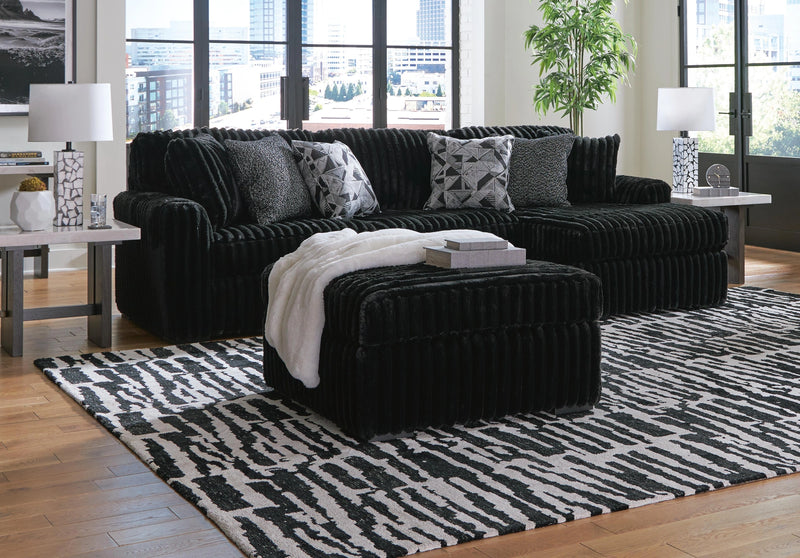 Monroe Sectional with Chaise
