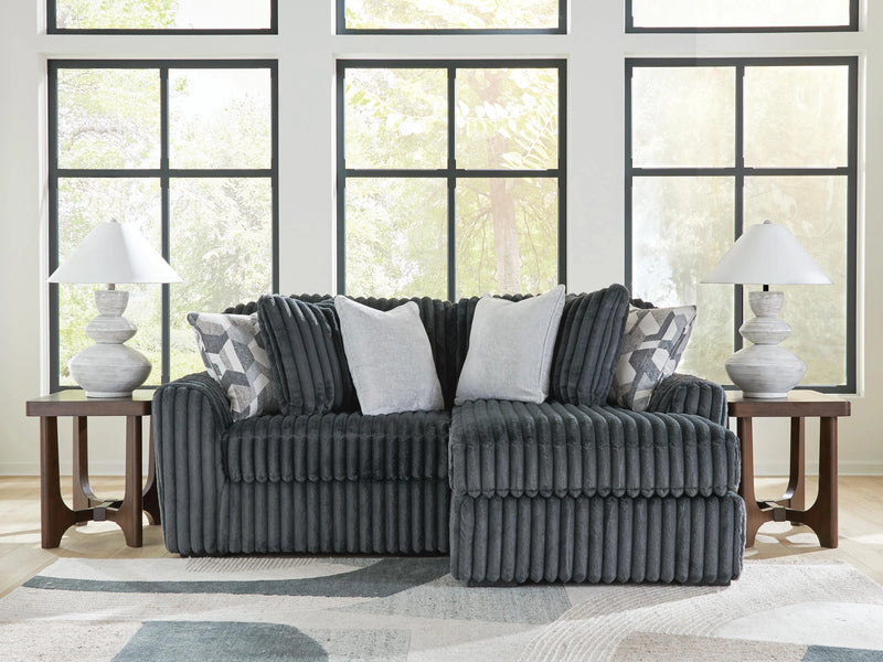 Monroe Sectional with Chaise